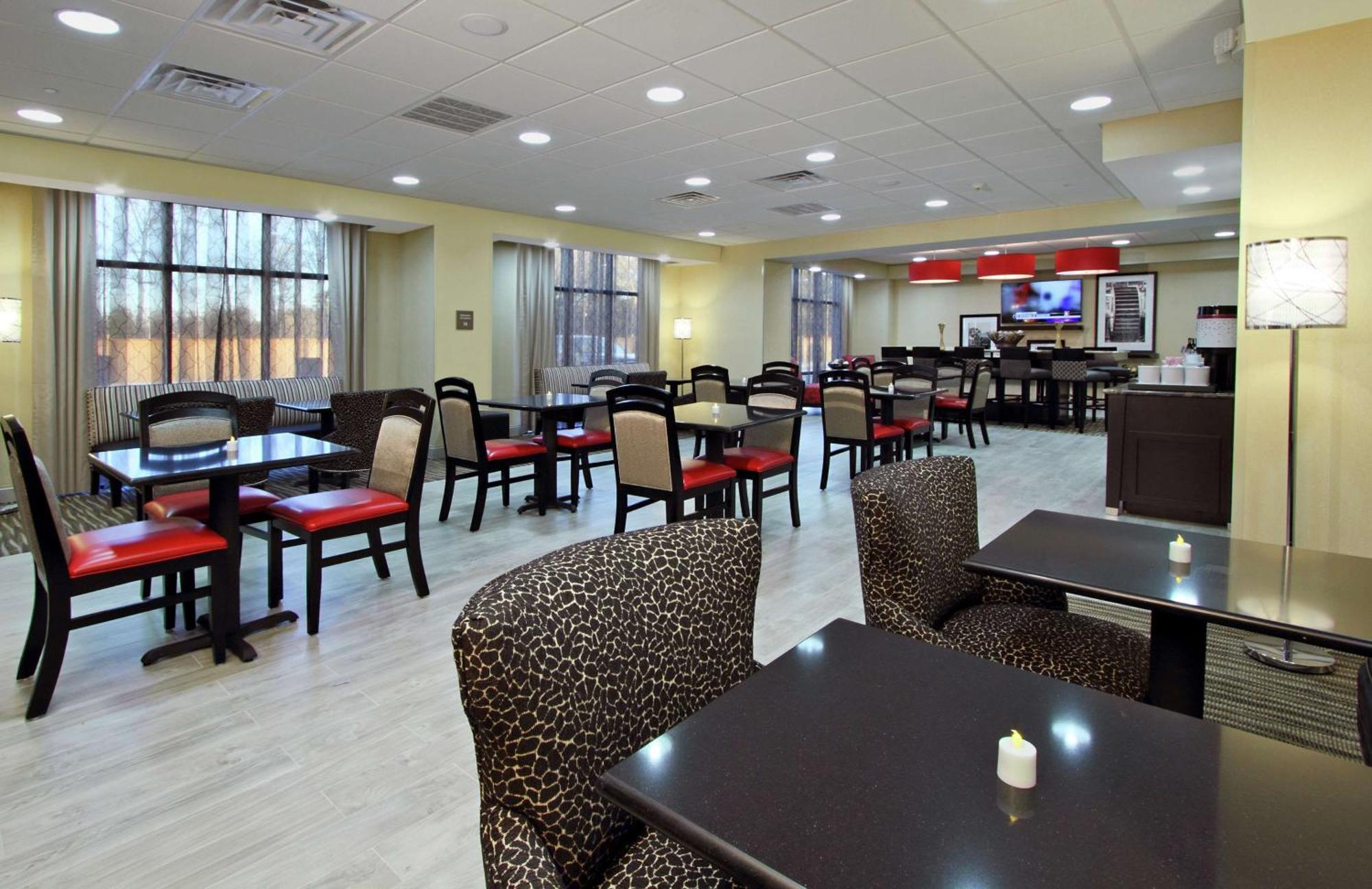 Hampton Inn Richland/South Jackson Екстериор снимка