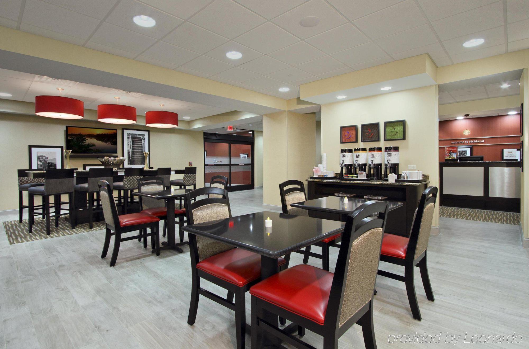 Hampton Inn Richland/South Jackson Екстериор снимка
